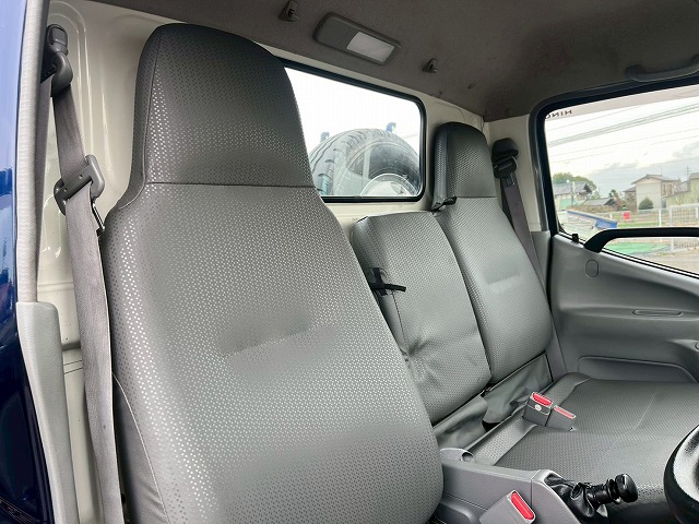 車検付★2.99トン積載★KYB製・2.5立米★電動ホッパー★生コン車|中古トラックの販売・買取・査定のアイナビ