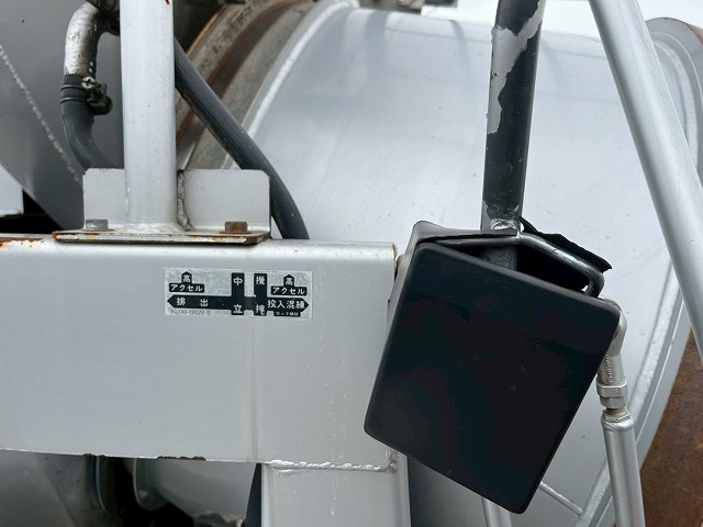 車検付★2.99トン積載★KYB製・2.5立米★電動ホッパー★生コン車|中古トラックの販売・買取・査定のアイナビ