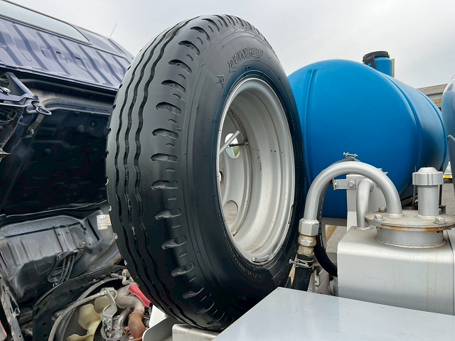 車検付★2.99トン積載★KYB製・2.5立米★電動ホッパー★生コン車|中古トラックの販売・買取・査定のアイナビ