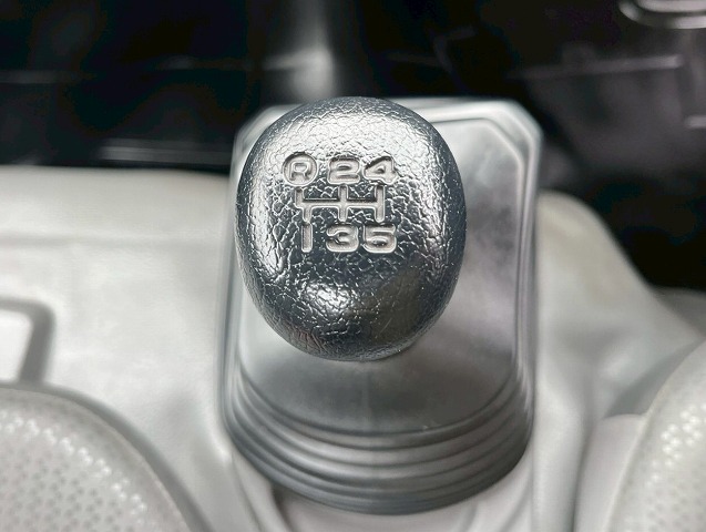 車検付★2.99トン積載★KYB製・2.5立米★電動ホッパー★生コン車|中古トラックの販売・買取・査定のアイナビ