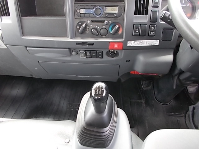 H27エルフクレーン4段Rジャッキラジコン 5Mボディー|中古トラックの販売・買取・査定のアイナビ