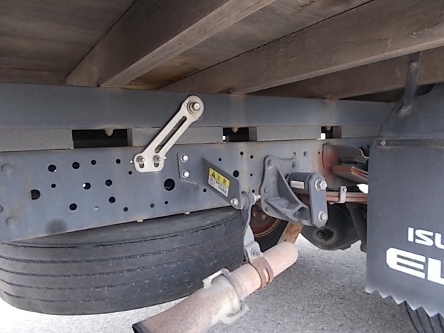 H27エルフクレーン4段Rジャッキラジコン 5Mボディー|中古トラックの販売・買取・査定のアイナビ