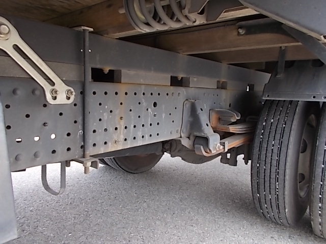 H27エルフクレーン4段Rジャッキラジコン 5Mボディー|中古トラックの販売・買取・査定のアイナビ