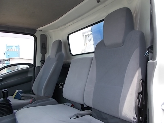 H27エルフクレーン4段Rジャッキラジコン 5Mボディー|中古トラックの販売・買取・査定のアイナビ