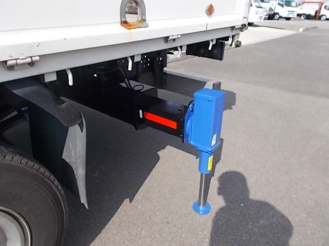 H27エルフクレーン4段Rジャッキラジコン 5Mボディー|中古トラックの販売・買取・査定のアイナビ