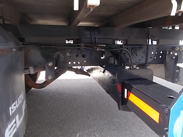 H27エルフクレーン4段Rジャッキラジコン 5Mボディー|中古トラックの販売・買取・査定のアイナビ