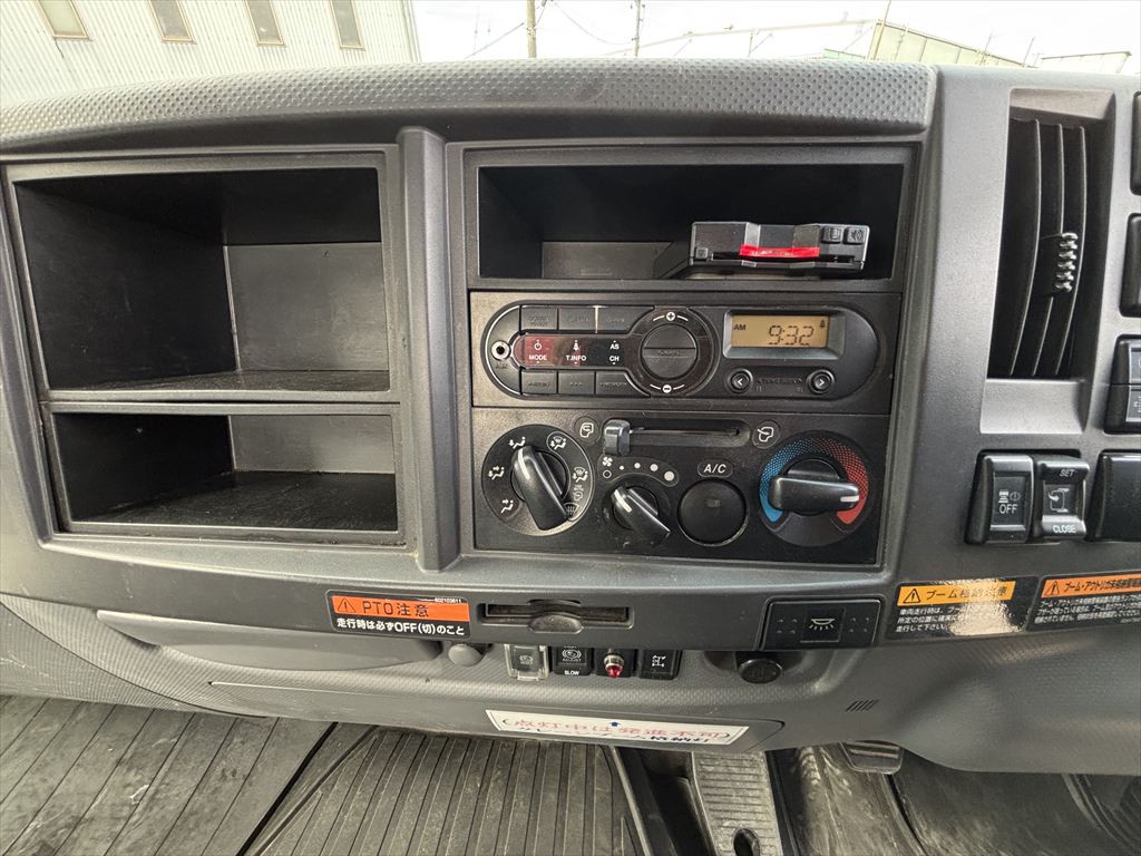 R1 フォワード 4段クレーン|中古トラックの販売・買取・査定のアイナビ