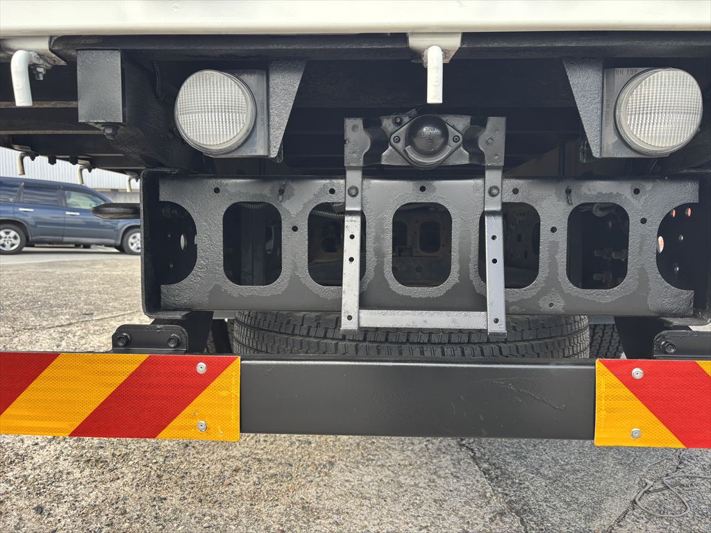 R1 フォワード 4段クレーン|中古トラックの販売・買取・査定のアイナビ