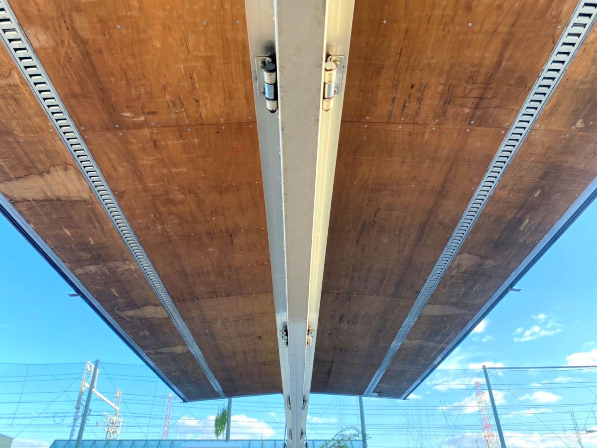 平成28年いすゞギガアルミウイング後輪エアサスQKG-CYJ77B|中古トラックの販売・買取・査定のアイナビ