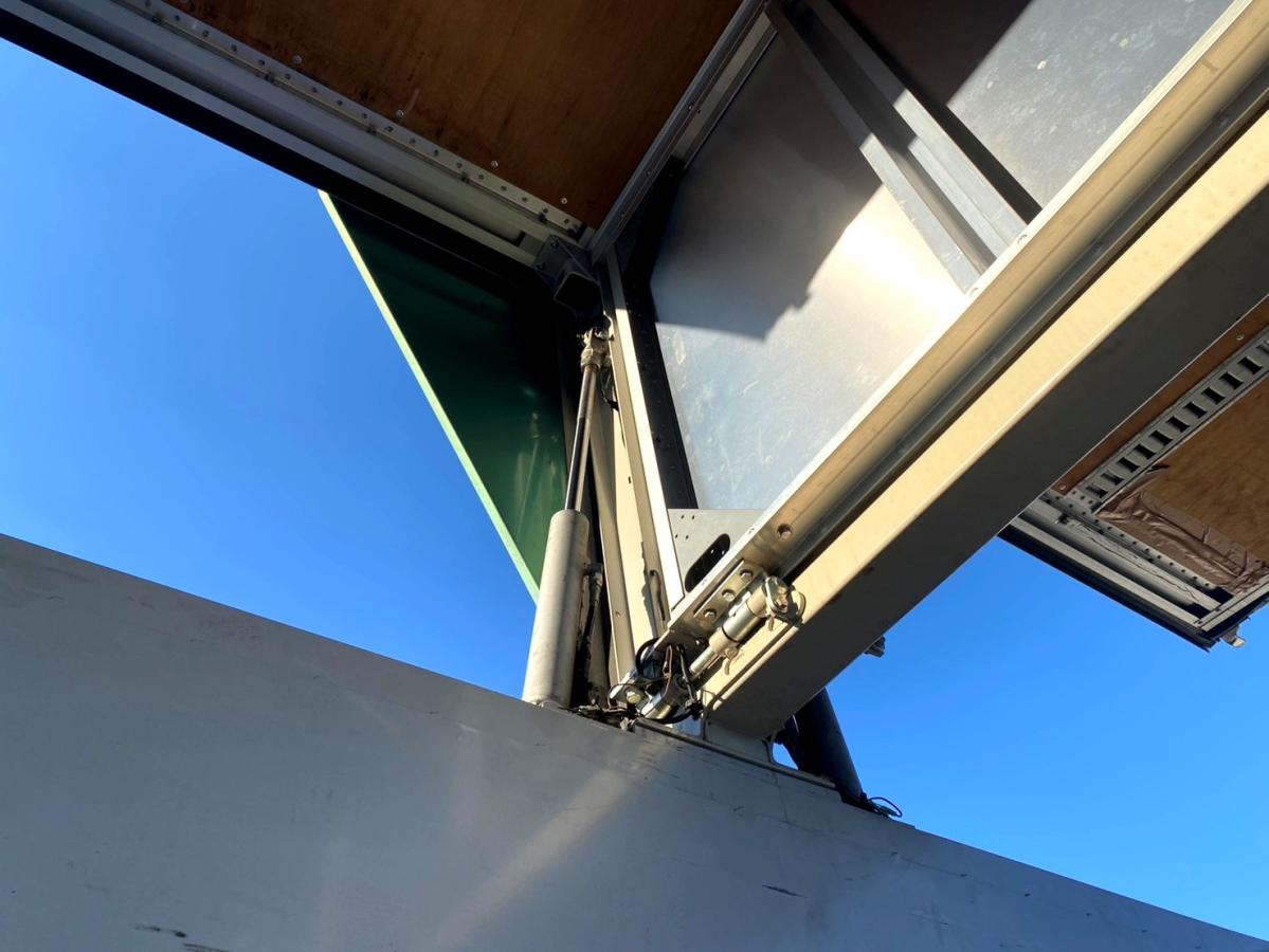 平成28年いすゞギガアルミウイング後輪エアサスQKG-CYJ77B|中古トラックの販売・買取・査定のアイナビ