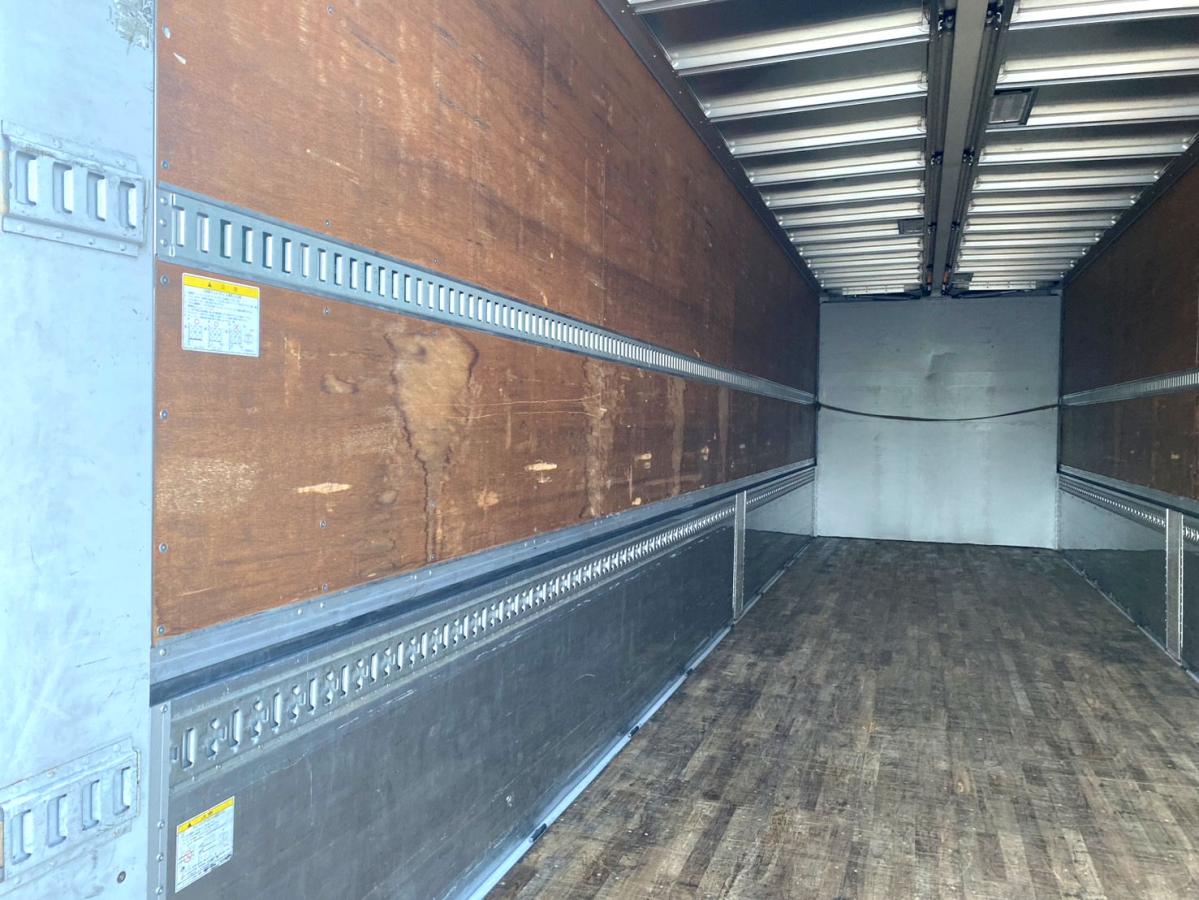 平成28年いすゞギガアルミウイング後輪エアサスQKG-CYJ77B|中古トラックの販売・買取・査定のアイナビ