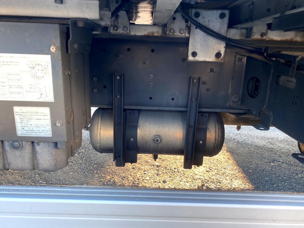 平成28年いすゞギガアルミウイング後輪エアサスQKG-CYJ77B|中古トラックの販売・買取・査定のアイナビ