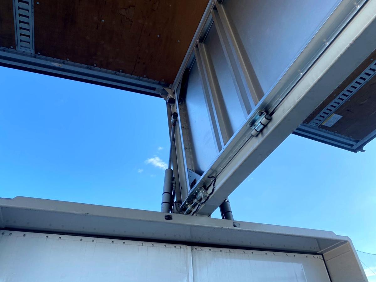 平成28年いすゞギガアルミウイング後輪エアサスQKG-CYJ77B|中古トラックの販売・買取・査定のアイナビ