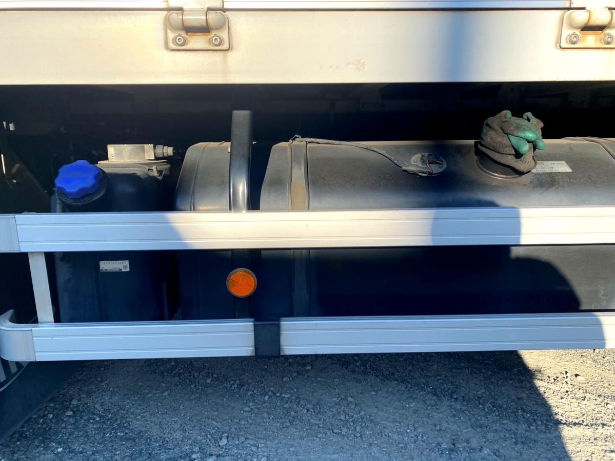 平成28年いすゞギガアルミウイング後輪エアサスQKG-CYJ77B|中古トラックの販売・買取・査定のアイナビ