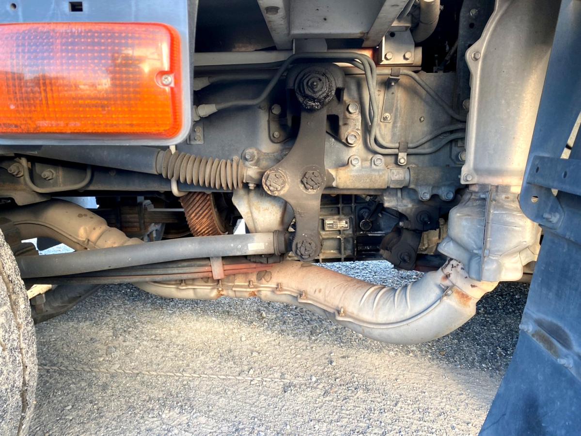 平成28年いすゞギガアルミウイング後輪エアサスQKG-CYJ77B|中古トラックの販売・買取・査定のアイナビ