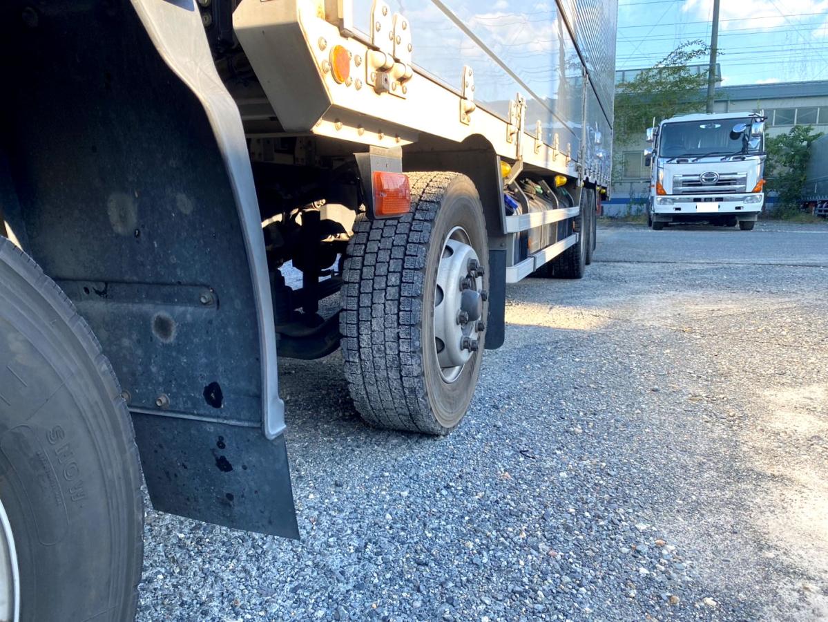 平成28年いすゞギガアルミウイング後輪エアサスQKG-CYJ77B|中古トラックの販売・買取・査定のアイナビ