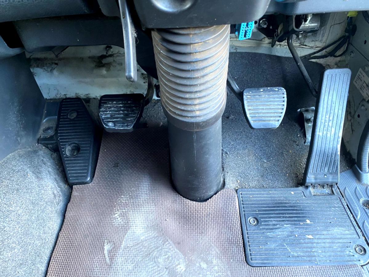 平成28年いすゞギガアルミウイング後輪エアサスQKG-CYJ77B|中古トラックの販売・買取・査定のアイナビ