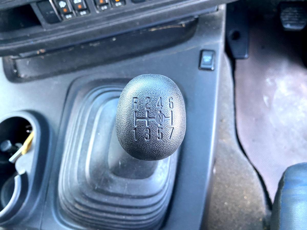 平成28年いすゞギガアルミウイング後輪エアサスQKG-CYJ77B|中古トラックの販売・買取・査定のアイナビ