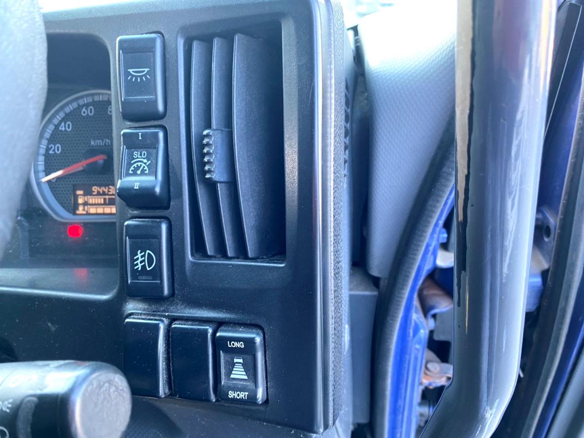 平成28年いすゞギガアルミウイング後輪エアサスQKG-CYJ77B|中古トラックの販売・買取・査定のアイナビ