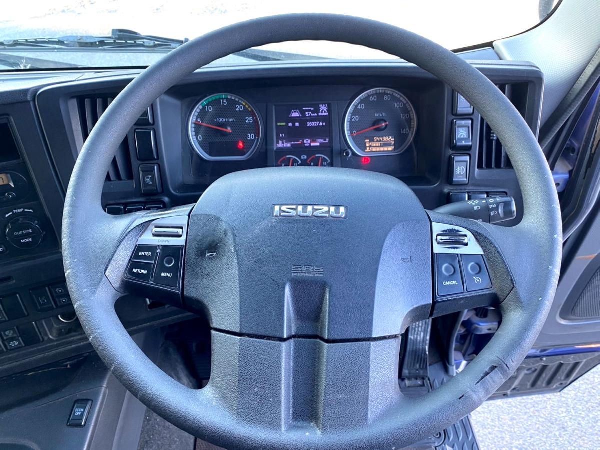 平成28年いすゞギガアルミウイング後輪エアサスQKG-CYJ77B|中古トラックの販売・買取・査定のアイナビ