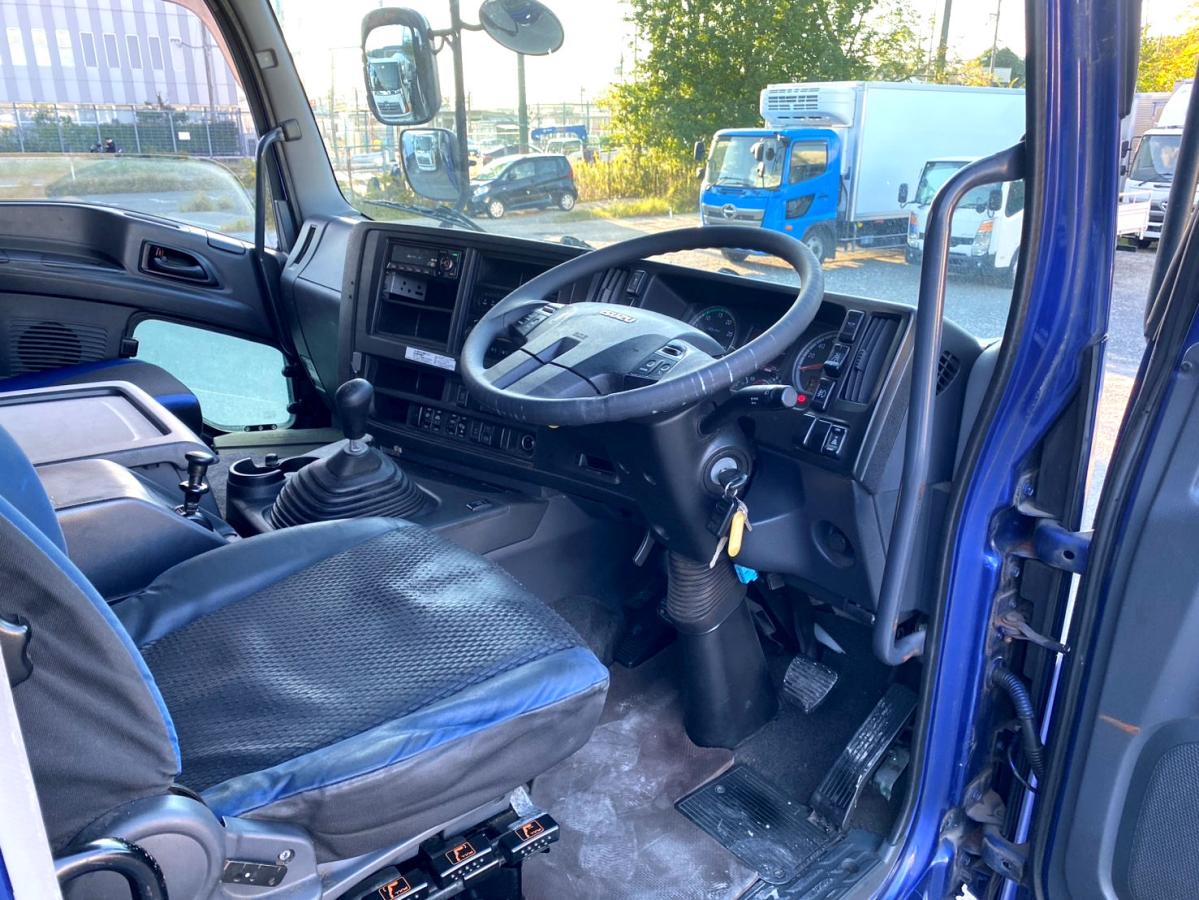 平成28年いすゞギガアルミウイング後輪エアサスQKG-CYJ77B|中古トラックの販売・買取・査定のアイナビ