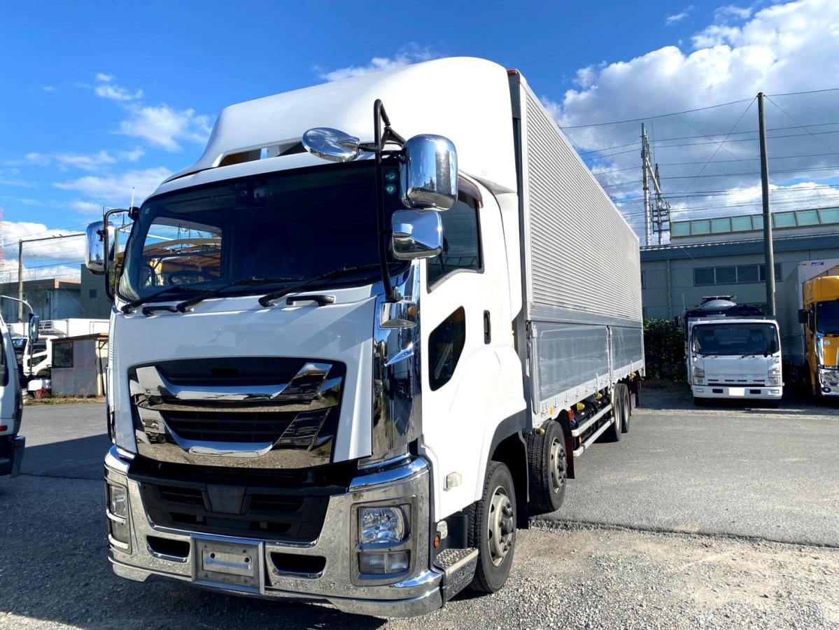 平成28年いすゞギガアルミウイング380馬力塗装済QPG-CYJ77B|中古トラックの販売・買取・査定のアイナビ