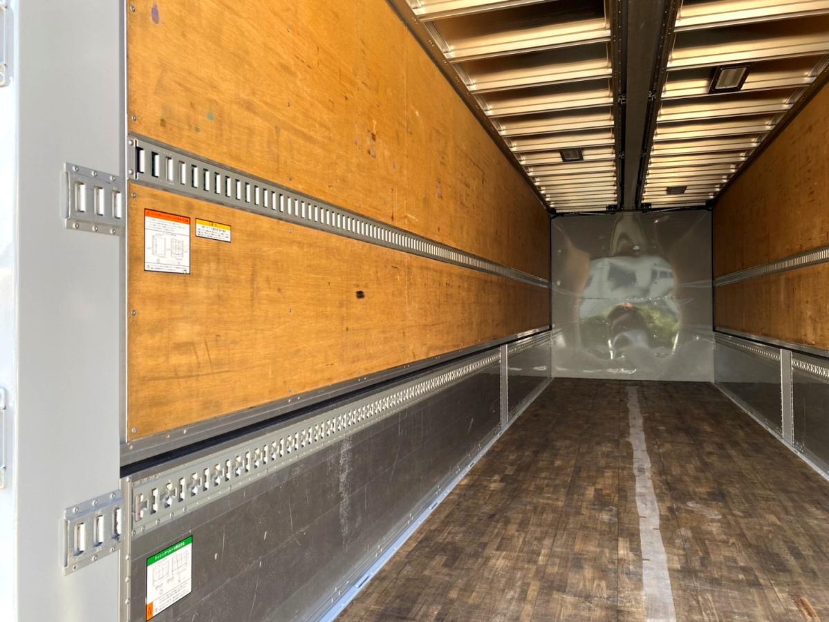 平成28年いすゞギガアルミウイング380馬力塗装済QPG-CYJ77B|中古トラックの販売・買取・査定のアイナビ