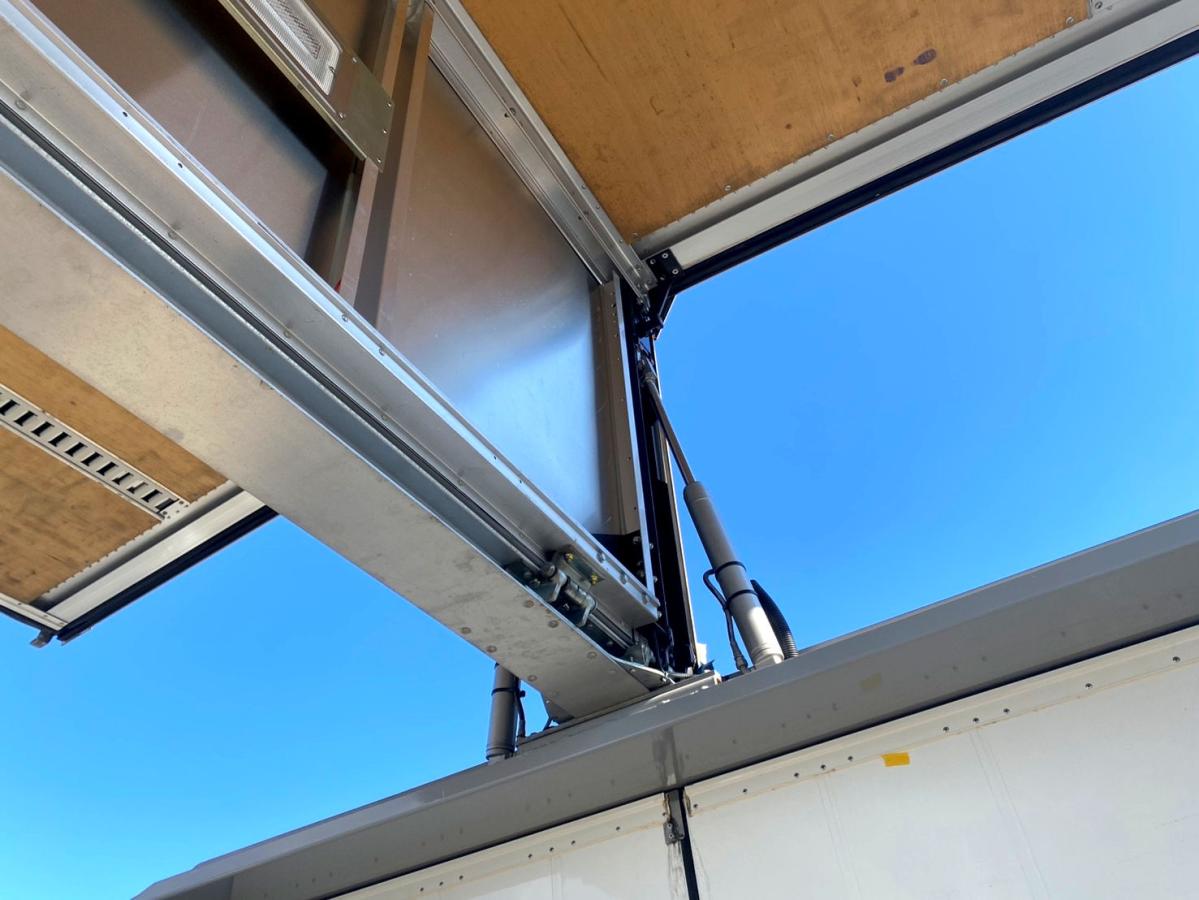 平成28年いすゞギガアルミウイング380馬力塗装済QPG-CYJ77B|中古トラックの販売・買取・査定のアイナビ