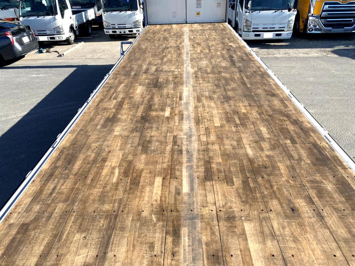 平成28年いすゞギガアルミウイング380馬力塗装済QPG-CYJ77B|中古トラックの販売・買取・査定のアイナビ