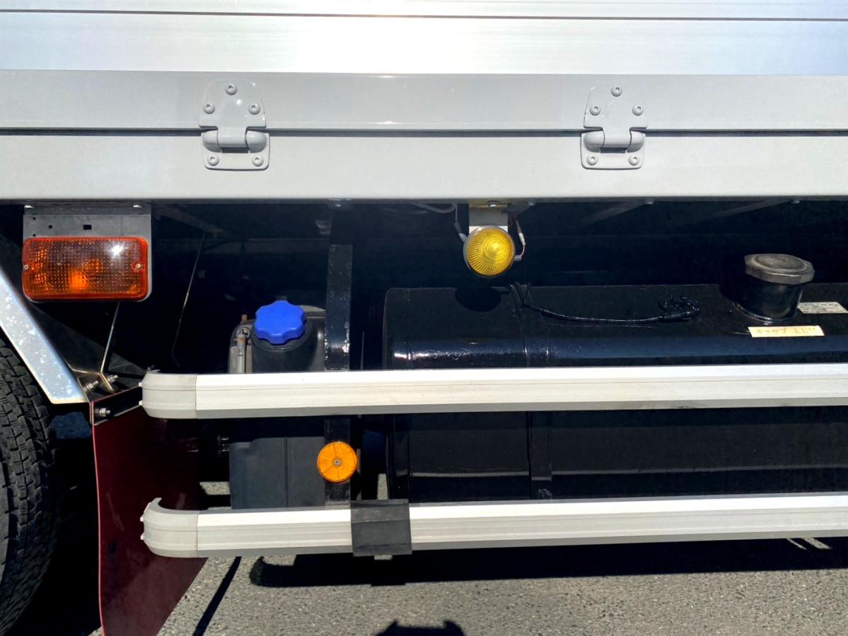 平成28年いすゞギガアルミウイング380馬力塗装済QPG-CYJ77B|中古トラックの販売・買取・査定のアイナビ