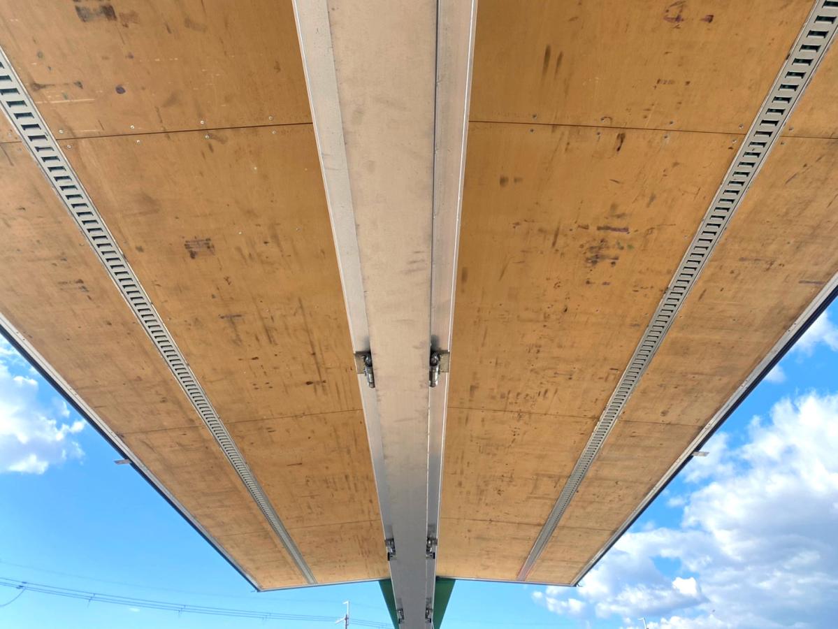 平成28年いすゞギガアルミウイング380馬力塗装済QPG-CYJ77B|中古トラックの販売・買取・査定のアイナビ