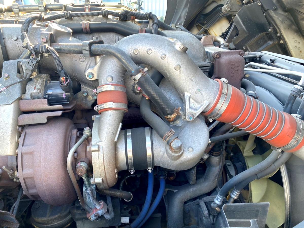 平成28年いすゞギガアルミウイング380馬力塗装済QPG-CYJ77B|中古トラックの販売・買取・査定のアイナビ