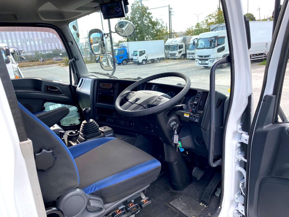 平成28年いすゞギガアルミウイング380馬力塗装済QPG-CYJ77B|中古トラックの販売・買取・査定のアイナビ