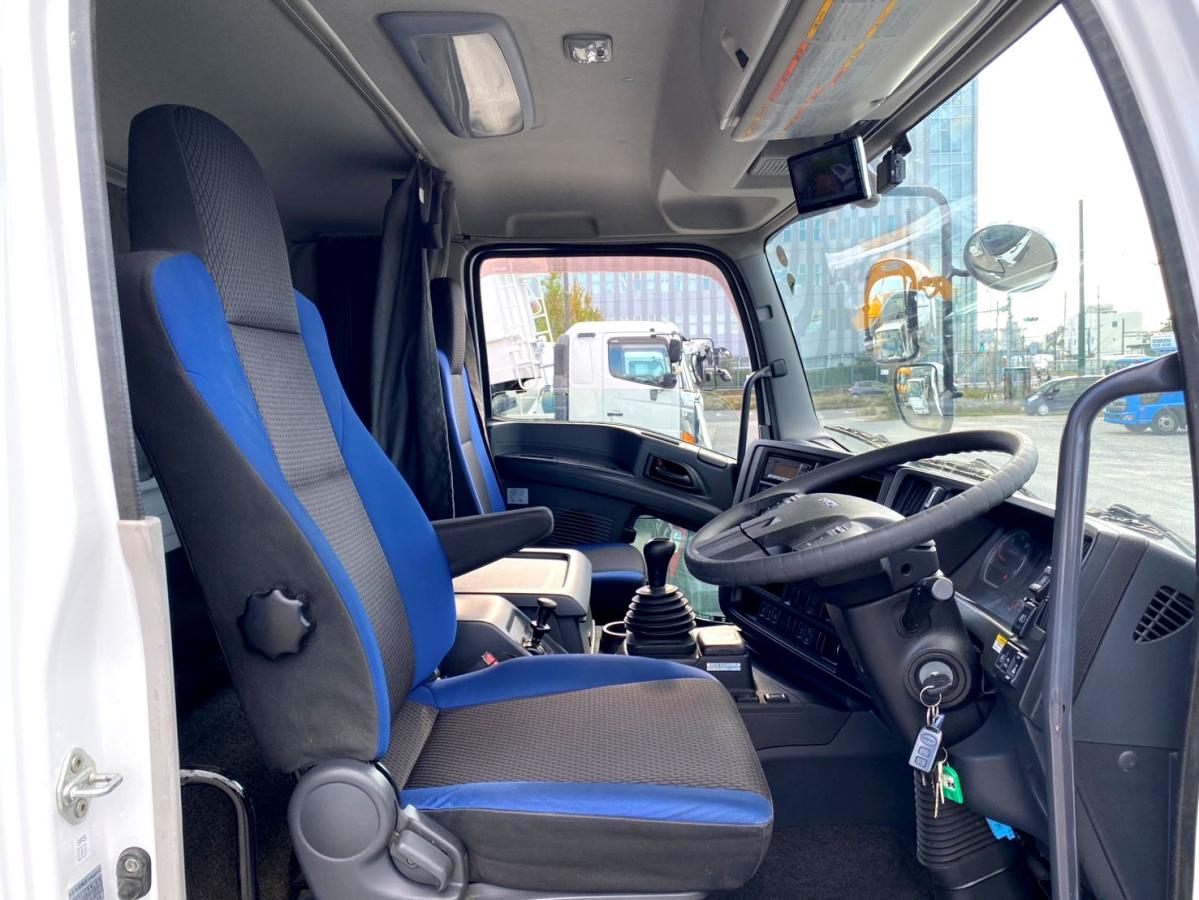 平成28年いすゞギガアルミウイング380馬力塗装済QPG-CYJ77B|中古トラックの販売・買取・査定のアイナビ