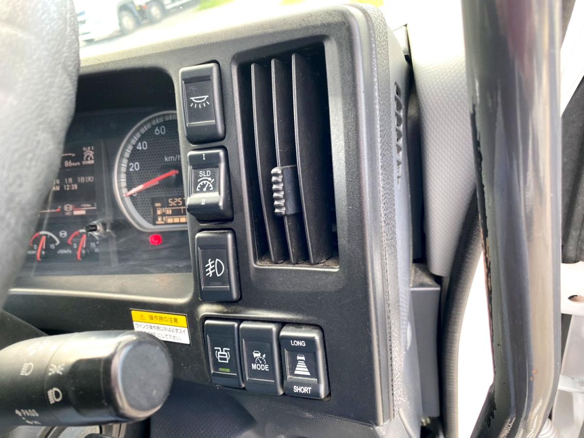 平成28年いすゞギガアルミウイング380馬力塗装済QPG-CYJ77B|中古トラックの販売・買取・査定のアイナビ