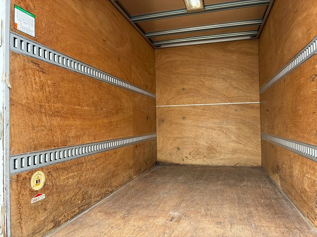 標準幅日本フルハーフ2トン積載150馬力5速MT2t5t|中古トラックの販売・買取・査定のアイナビ