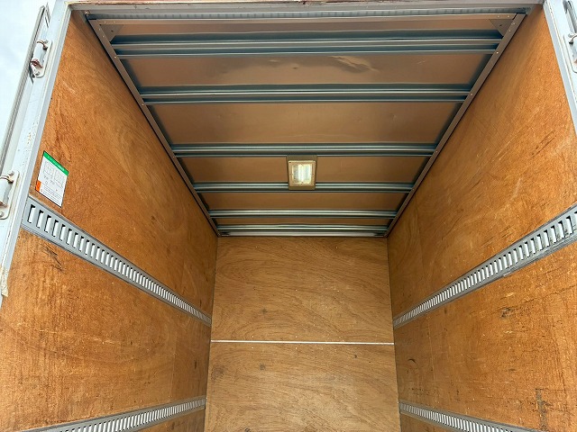 標準幅日本フルハーフ2トン積載150馬力5速MT2t5t|中古トラックの販売・買取・査定のアイナビ