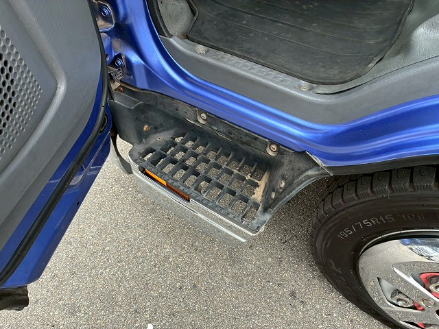 標準幅日本フルハーフ2トン積載150馬力5速MT2t5t|中古トラックの販売・買取・査定のアイナビ