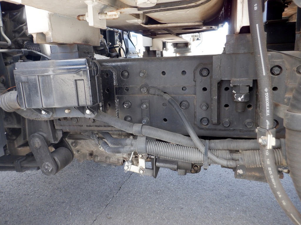 3.5t 標準ロング タダノ製3段クレーン ラジコン付 車検付|中古トラックの販売・買取・査定のアイナビ