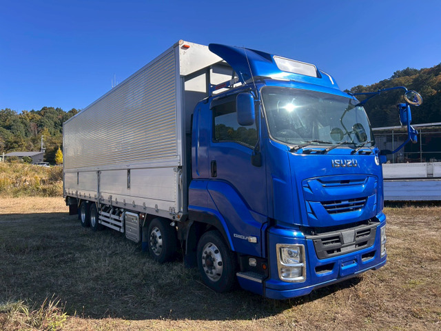 【7速×センターローラー】いすゞ/ギガ|中古トラックの販売・買取・査定のアイナビ