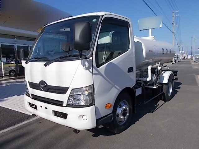 日野 散水車別エンジン 前後散水4000L|中古トラックの販売・買取・査定のアイナビ