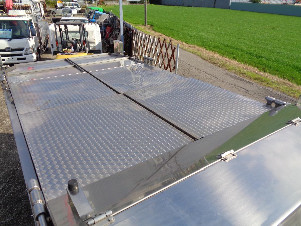 デュトロ活魚運搬車平成27年垂直ゲート総ステンレス特注ボディ|中古トラックの販売・買取・査定のアイナビ