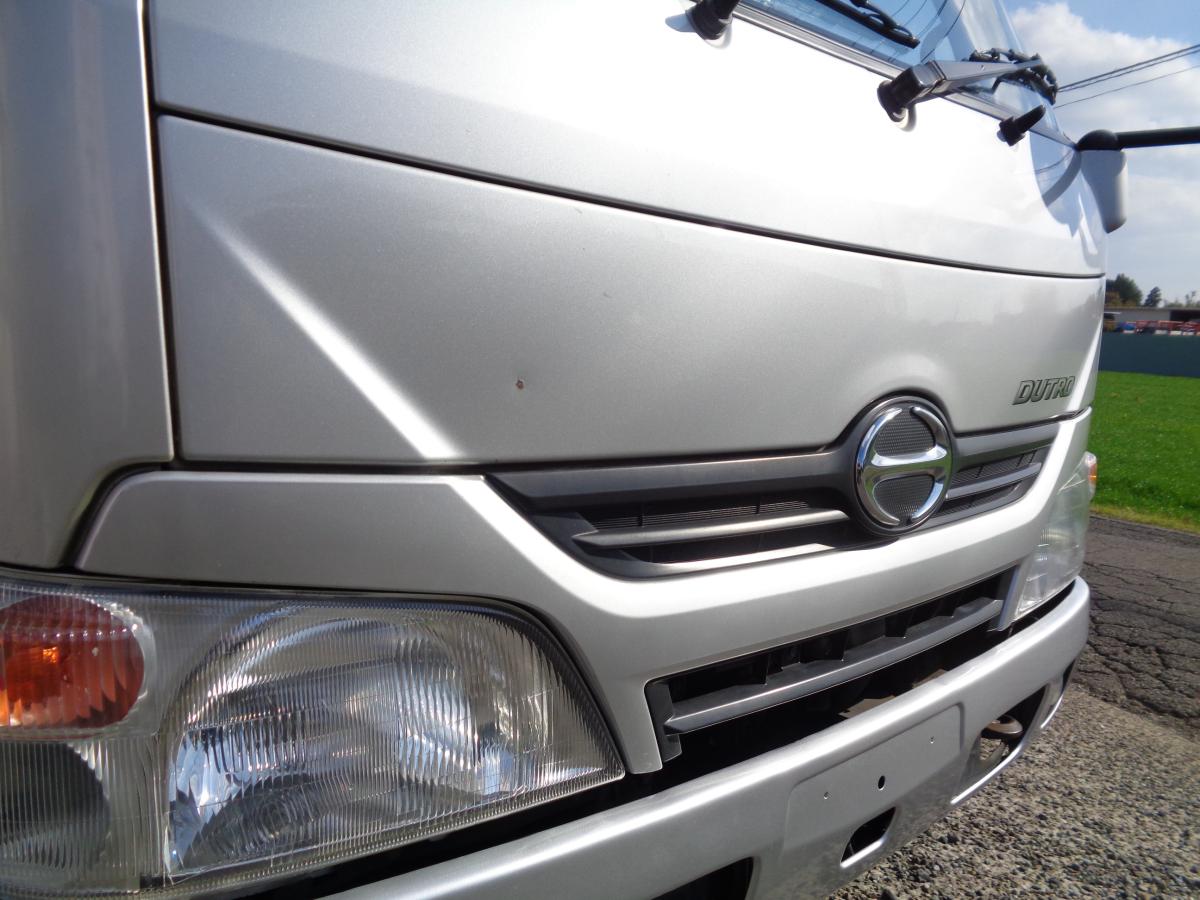 デュトロ活魚運搬車平成27年垂直ゲート総ステンレス特注ボディ|中古トラックの販売・買取・査定のアイナビ