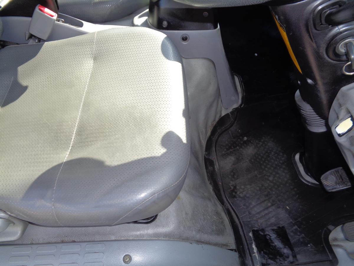 デュトロ活魚運搬車平成27年垂直ゲート総ステンレス特注ボディ|中古トラックの販売・買取・査定のアイナビ