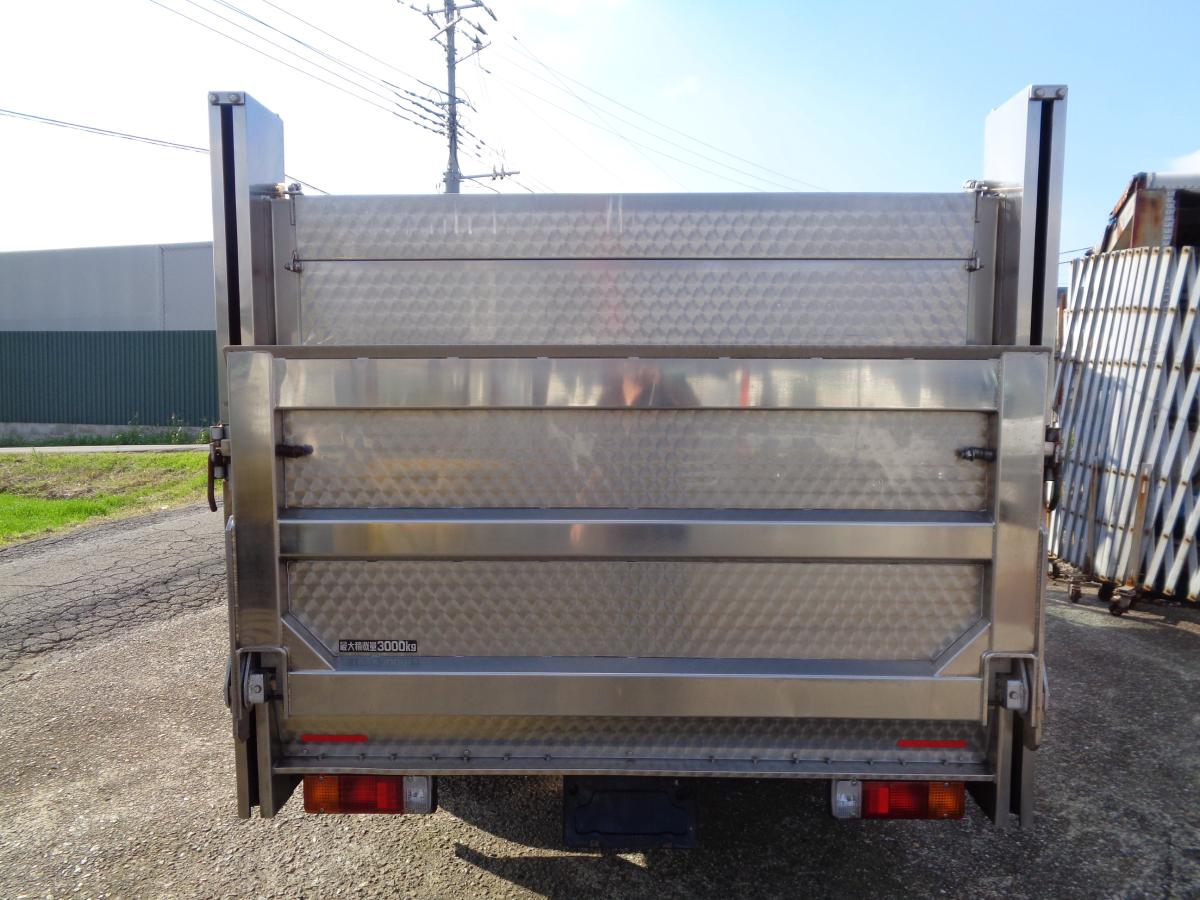 デュトロ活魚運搬車平成27年垂直ゲート総ステンレス特注ボディ|中古トラックの販売・買取・査定のアイナビ
