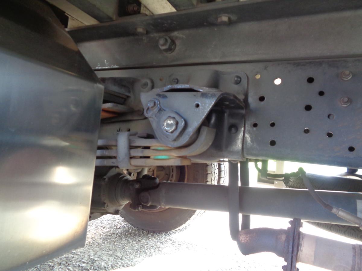 デュトロ活魚運搬車平成27年垂直ゲート総ステンレス特注ボディ|中古トラックの販売・買取・査定のアイナビ