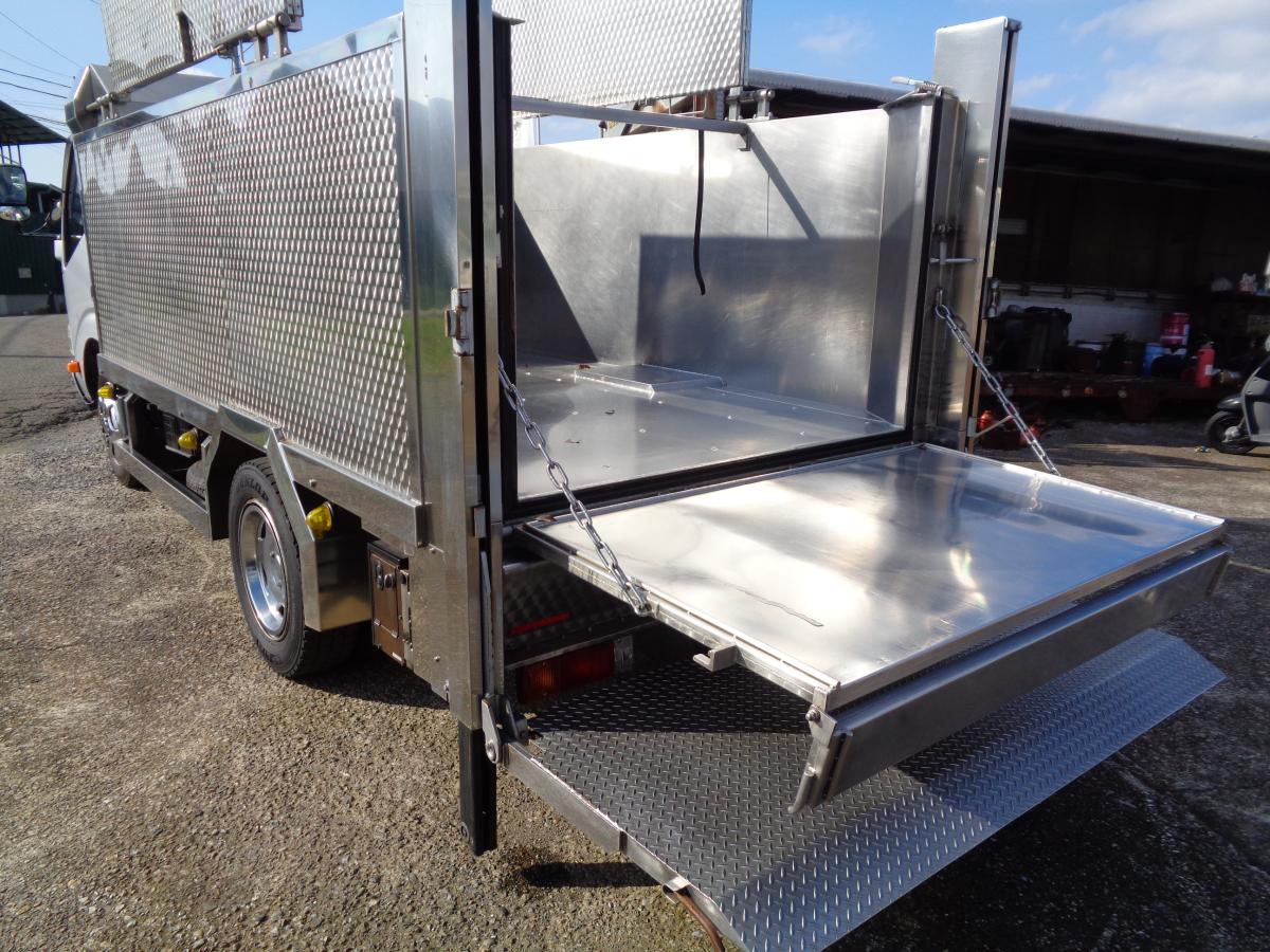 デュトロ活魚運搬車平成27年垂直ゲート総ステンレス特注ボディ|中古トラックの販売・買取・査定のアイナビ