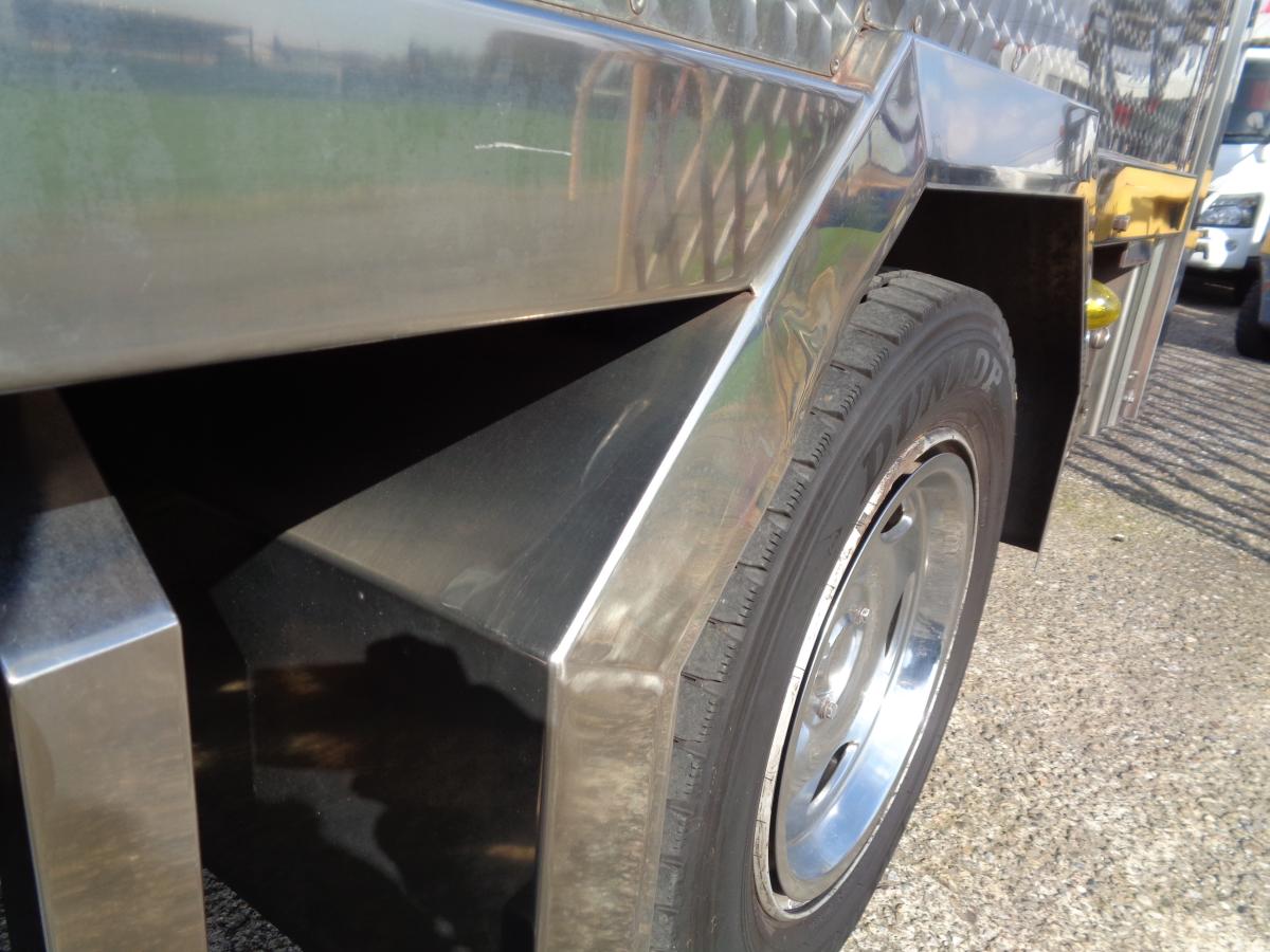 デュトロ活魚運搬車平成27年垂直ゲート総ステンレス特注ボディ|中古トラックの販売・買取・査定のアイナビ