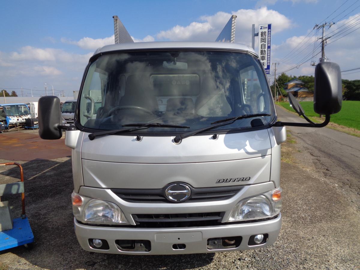 デュトロ活魚運搬車平成27年垂直ゲート総ステンレス特注ボディ|中古トラックの販売・買取・査定のアイナビ