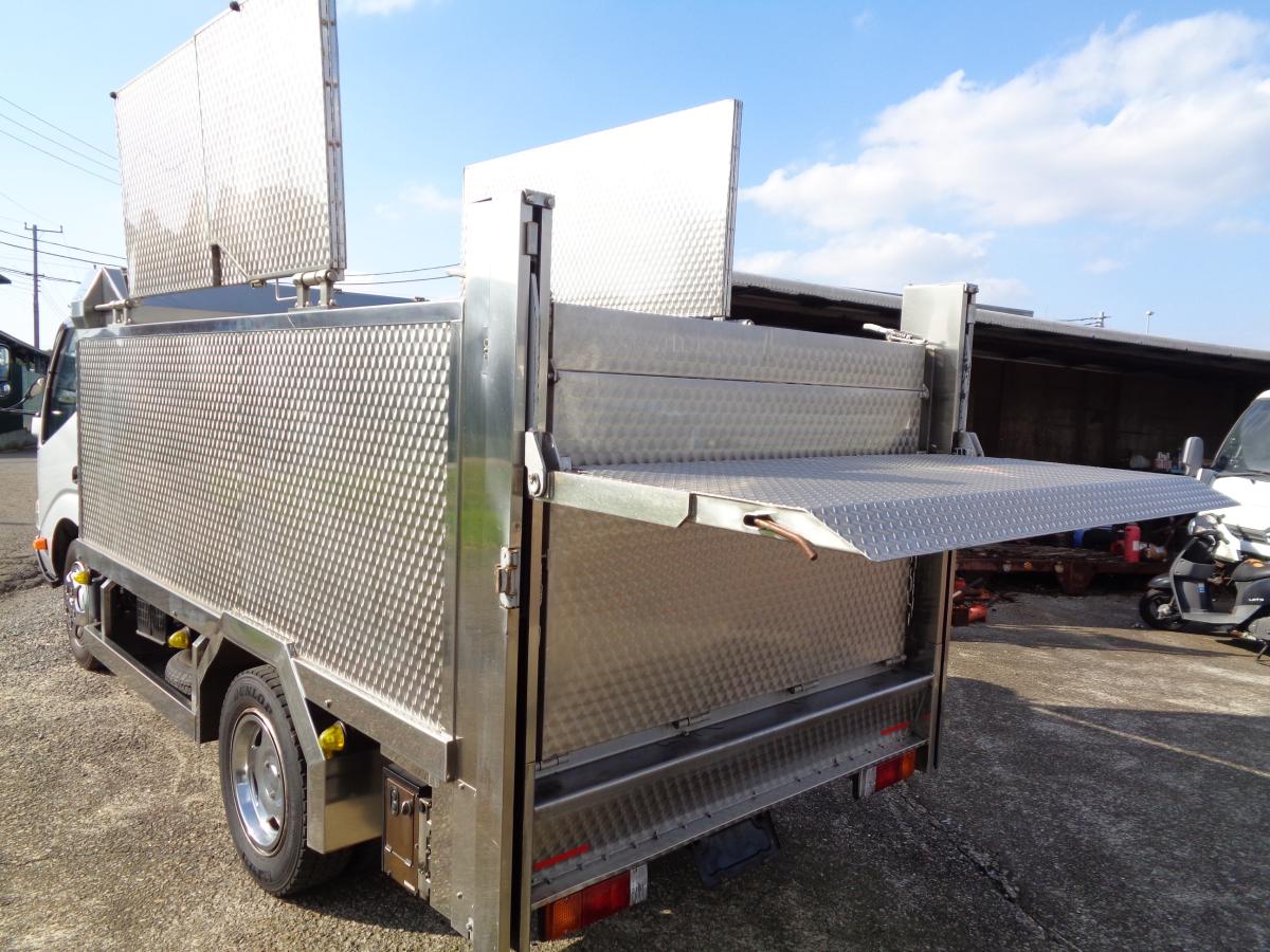デュトロ活魚運搬車平成27年垂直ゲート総ステンレス特注ボディ|中古トラックの販売・買取・査定のアイナビ